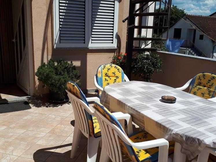 Apartments Rovis Tar-Vabriga Bagian luar foto